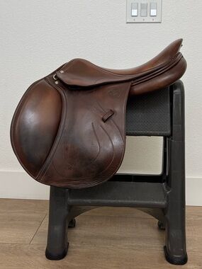 Antares Brown Calfskin Leather English Skylla Saddle - Classic Close Contact